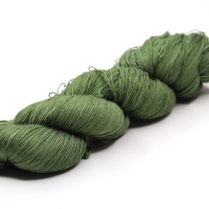 PATO2 - kézzel festett egyszínű fonal - 100g - selyem és teveszőr - 451